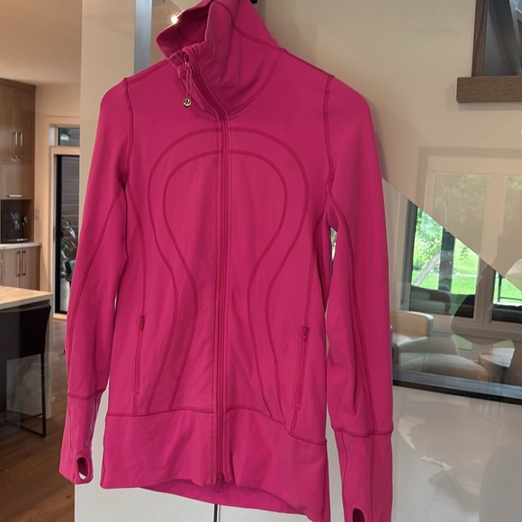 Lululemon in Stride - Picture 7 of 9